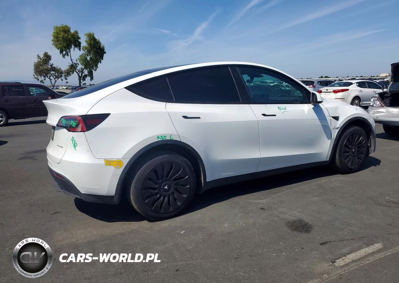 2022 Tesla Model Y VIN:7SAYGDEE4NF434864 - 3