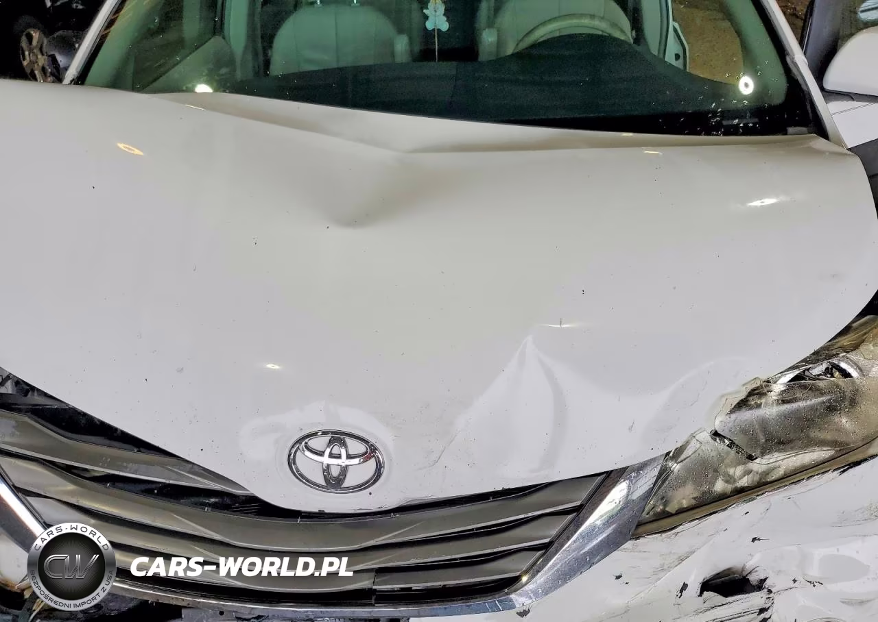 2012 Toyota Sienna VIN:5TDYK3DC1CS189763 - 11