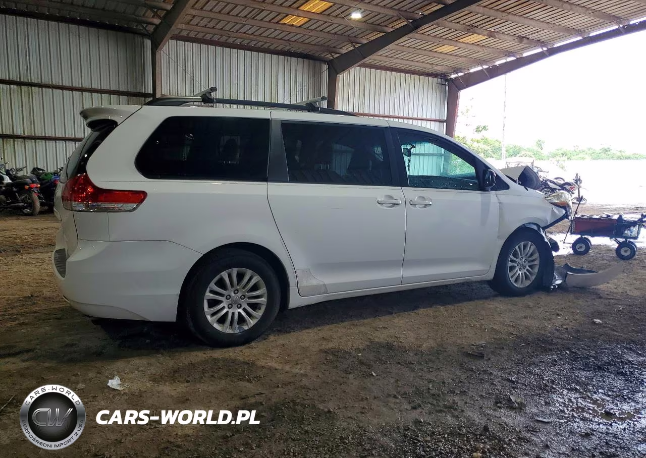 2012 Toyota Sienna VIN:5TDYK3DC1CS189763 - 3