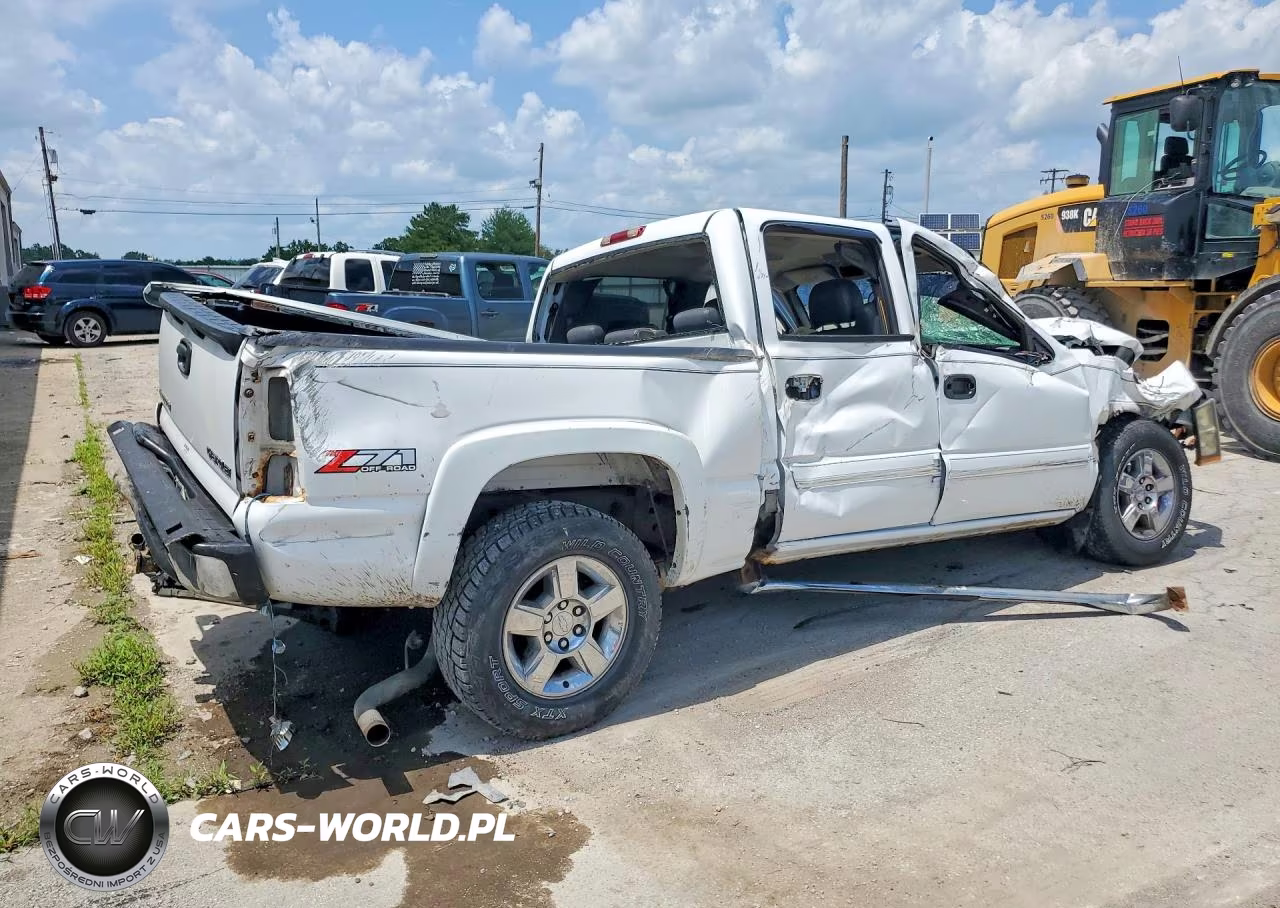2004 Chevrolet Silverado K1500 VIN:2GCEK13T841383918 - 3
