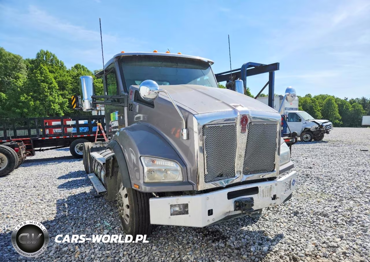 2020 Kenworth Construction T880