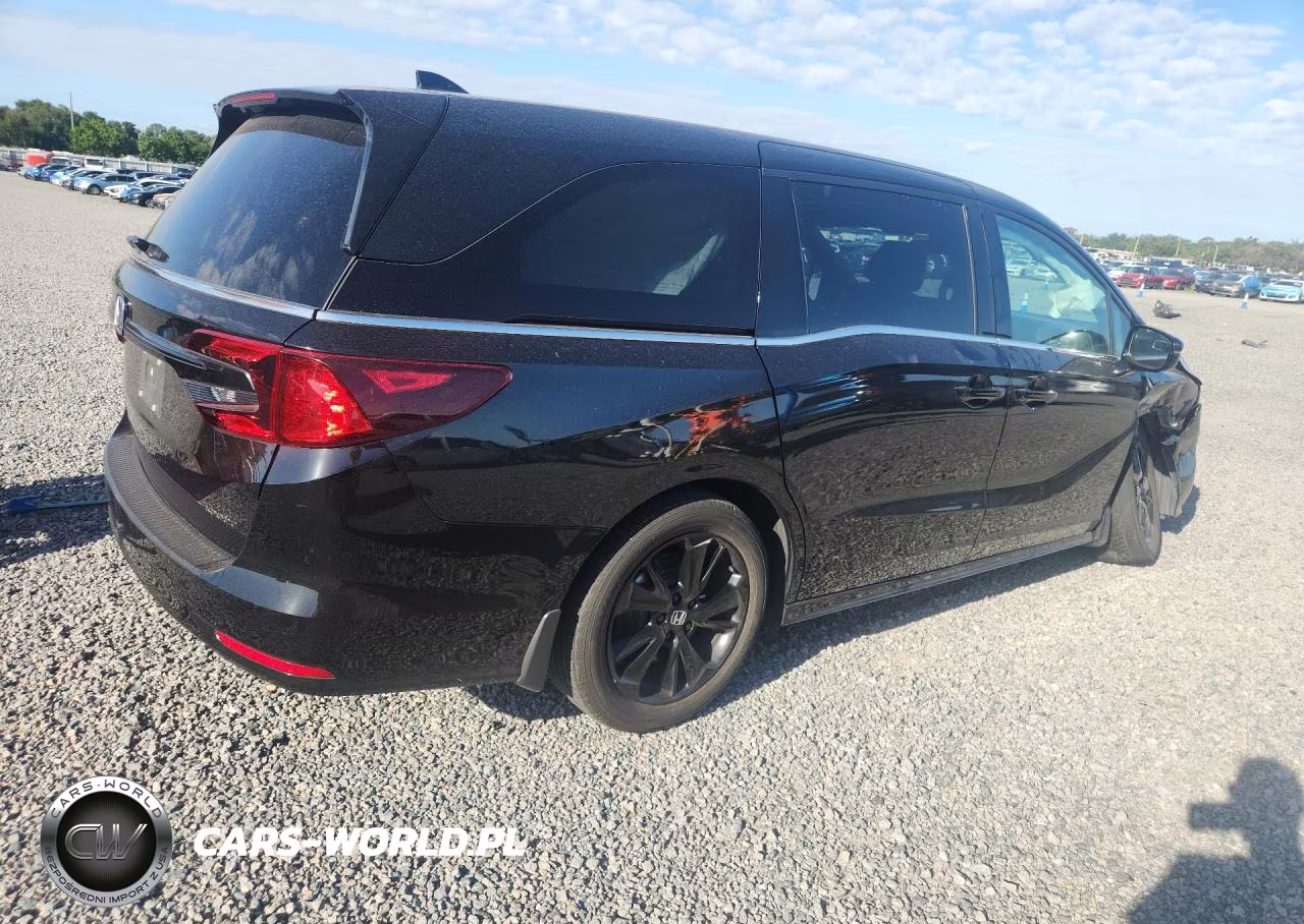 2023 Honda Odyssey Sport-L VIN:5FNRL6H76PB030229 - 3