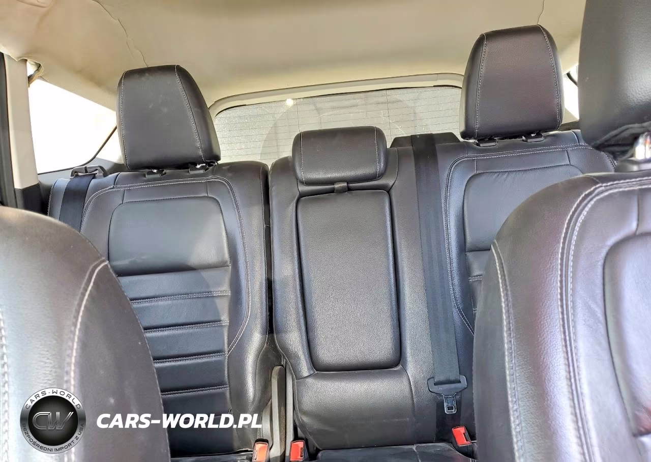 2017 Ford Escape Titanium VIN:1FMCU0JD8HUE97396 - 10