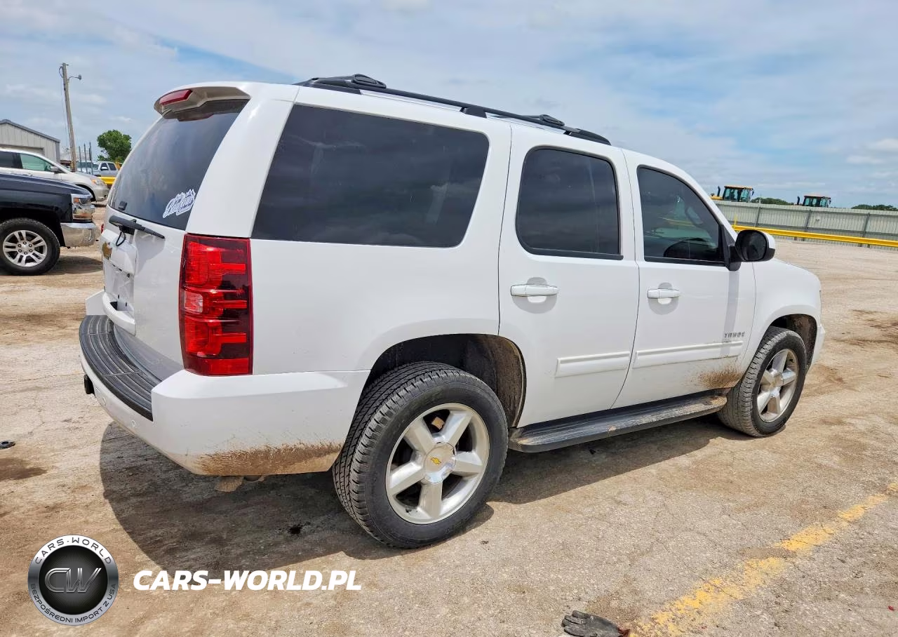 2013 Chevrolet Tahoe K1500 Ls VIN:1GNSKAE00DR328867 - 3