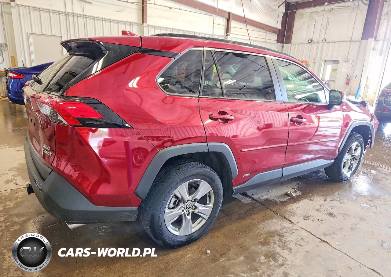 2023 Toyota Rav4 Hybrid Xle VIN:JTMRWRFV0PD194710 - 3