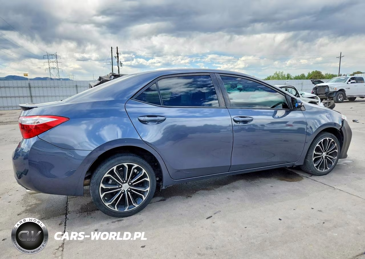 2015 Toyota Corolla S Plus VIN:5YFBURHE3FP355910 - 3