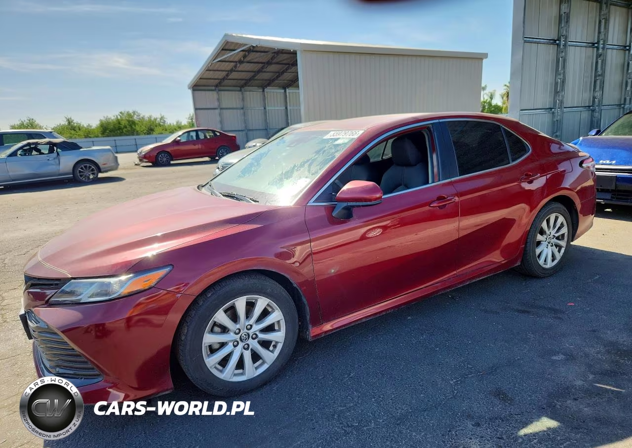 2020 Toyota Camry Le – zdjęcie 1 z 12