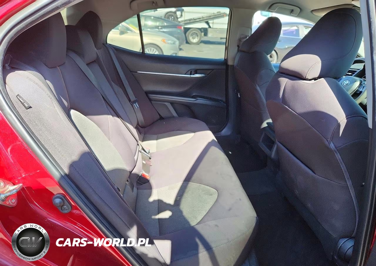 2020 Toyota Camry Le VIN:4T1C11AKXLU334674 - 10