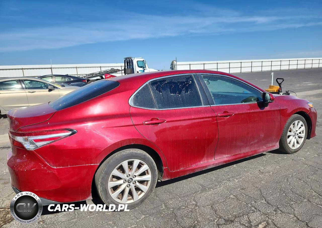 2020 Toyota Camry Le VIN:4T1C11AKXLU334674 - 3