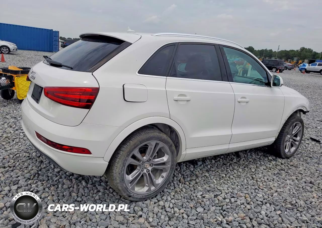2015 Audi Q3 Premium Plus VIN:WA1BFCFS2FR000386 - 3