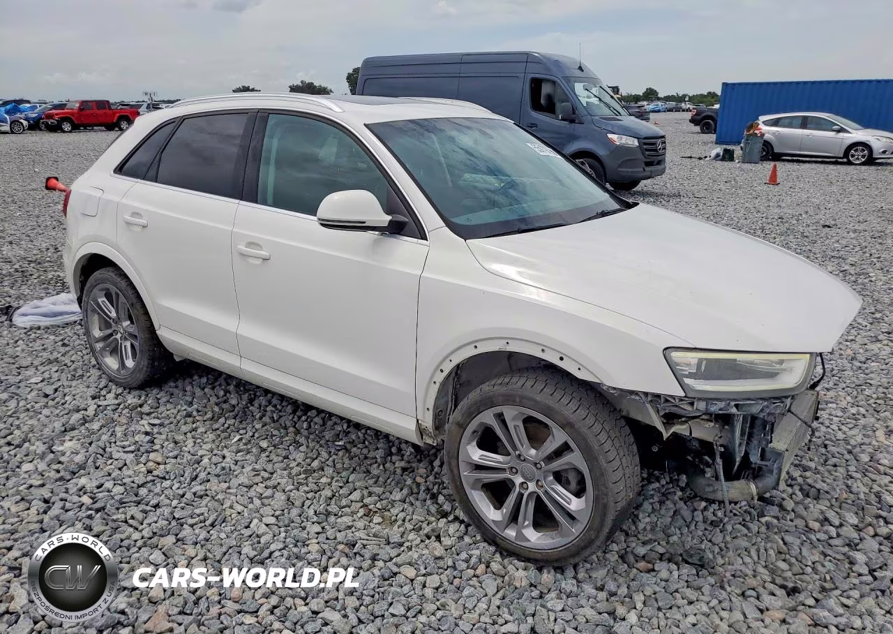 2015 Audi Q3 Premium Plus VIN:WA1BFCFS2FR000386 - 4