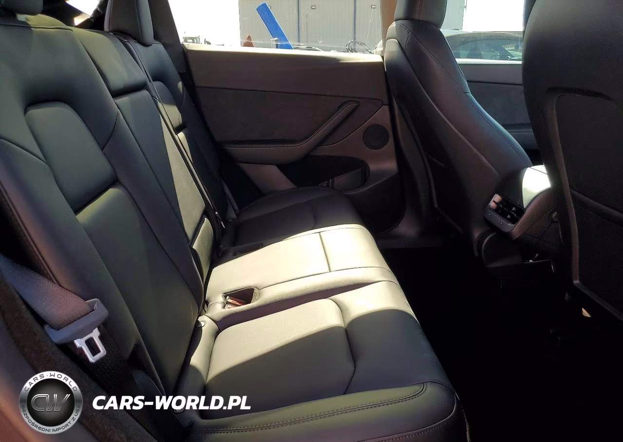 2023 Tesla Model Y VIN:7SAYGDEE1PF922754 - 11