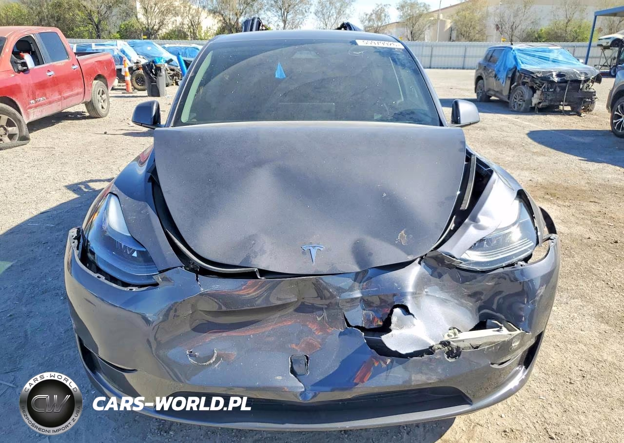 2023 Tesla Model Y VIN:7SAYGDEE1PF922754 - 5