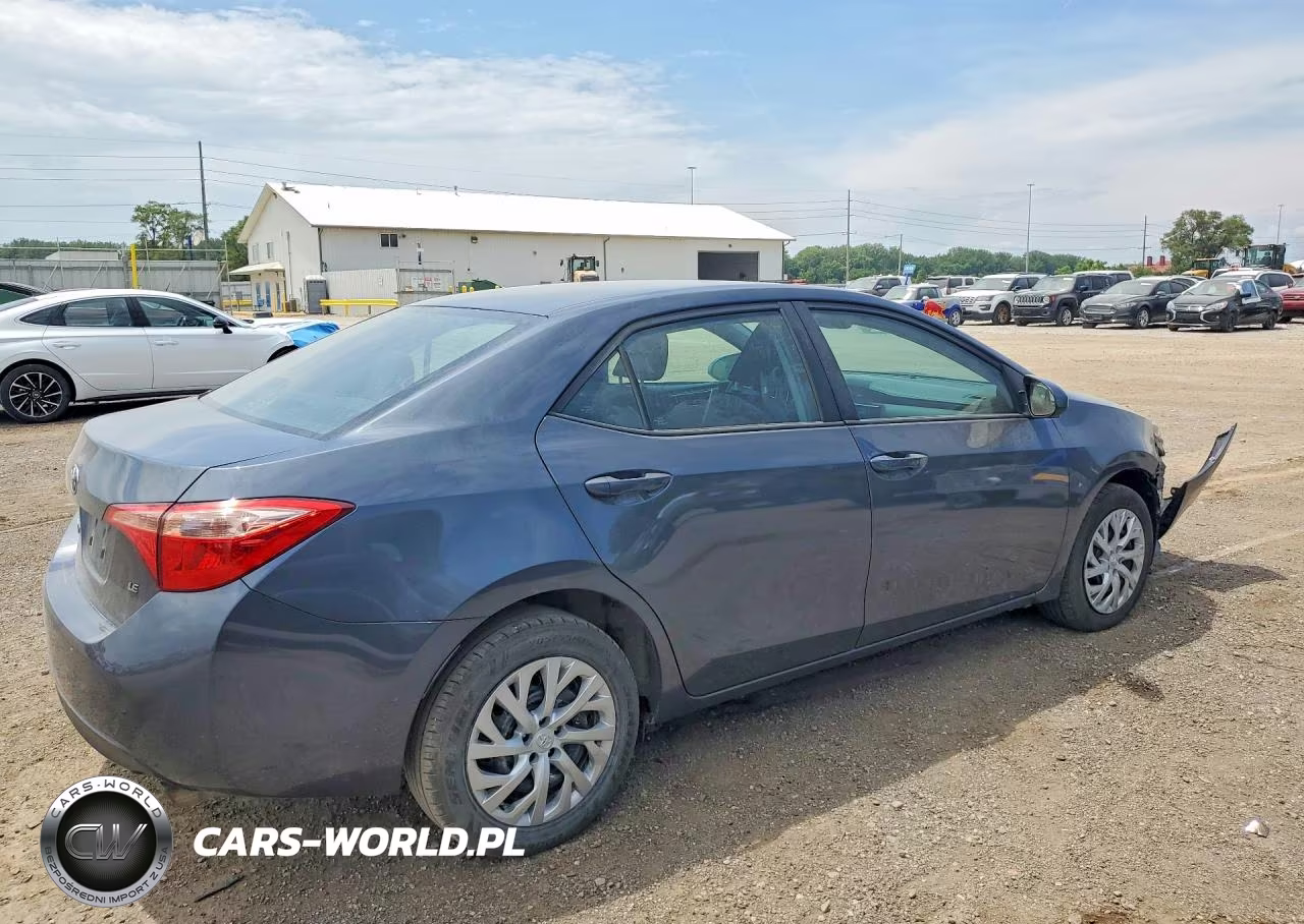 2019 Toyota Corolla Le VIN:5YFBURHE4KP891727 - 3