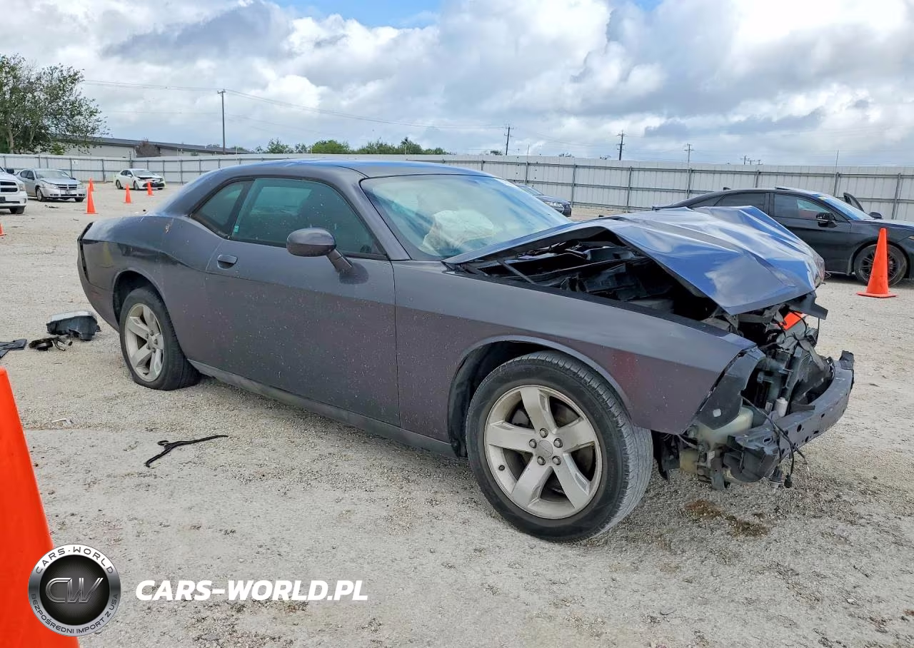 2013 Dodge Challenger Sxt VIN:2C3CDYAG7DH700437 - 4