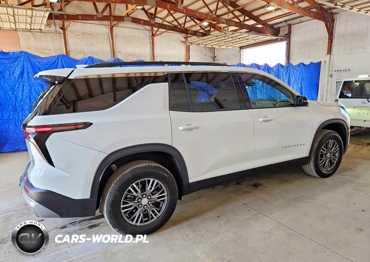 2025 Chevrolet Traverse Lt VIN:1GNERGRS6SJ158632 - 3