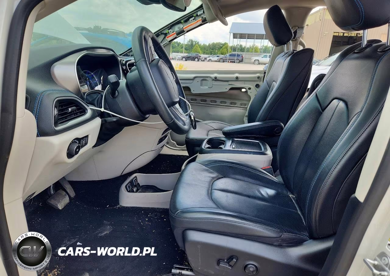 2021 Chrysler Pacifica Hybrid Touring L VIN:2C4RC1L77MR517479 - 7