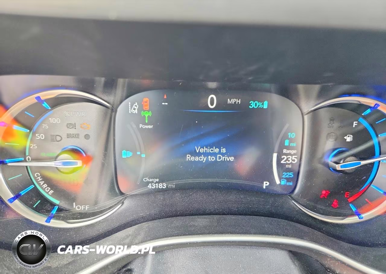 2021 Chrysler Pacifica Hybrid Touring L VIN:2C4RC1L77MR517479 - 9