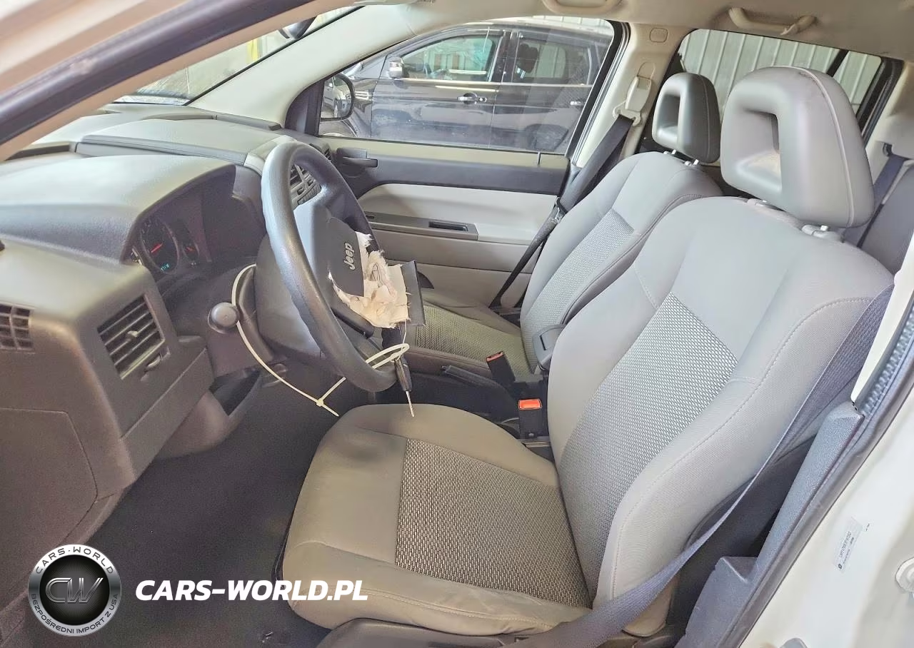 2007 Jeep Compass VIN:1J8FF47W67D197553 - 7