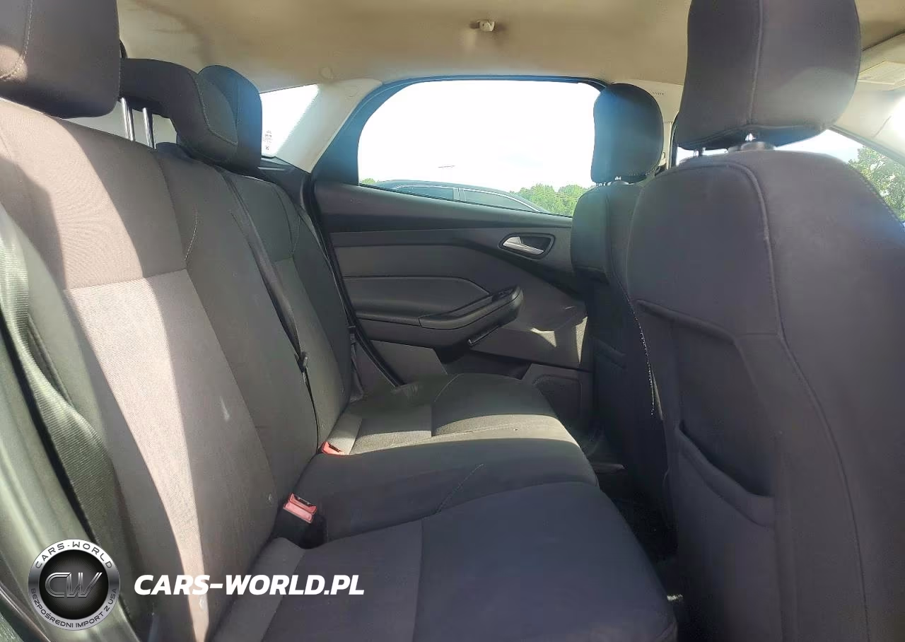 2015 Ford Focus Se VIN:1FADP3K27FL328736 - 10
