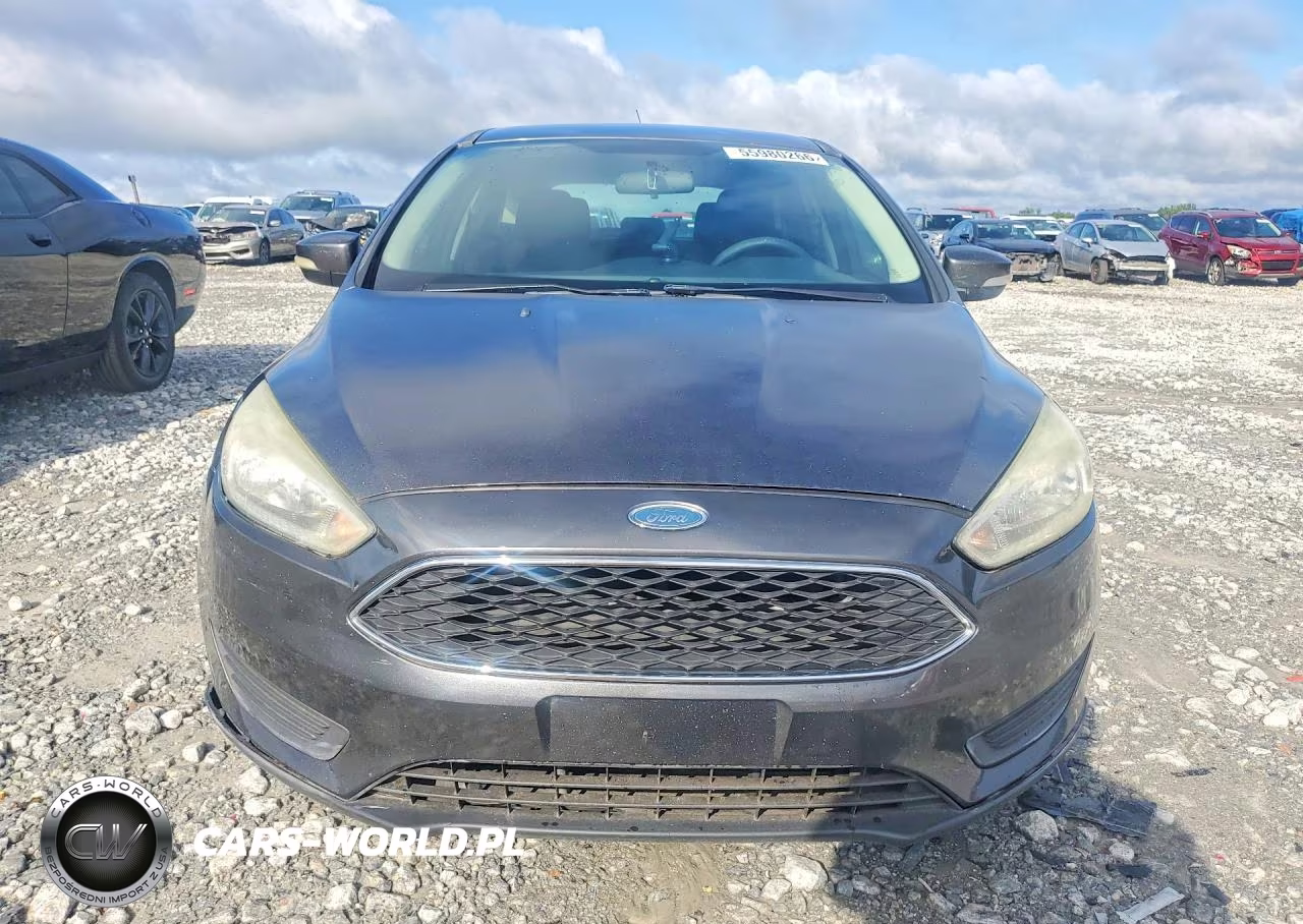 2015 Ford Focus Se VIN:1FADP3K27FL328736 - 5