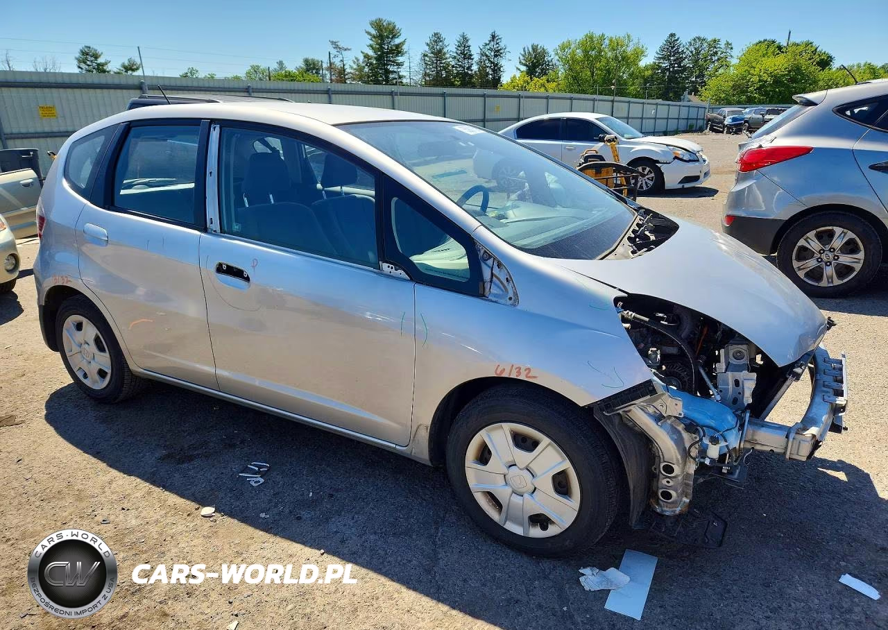 2012 Honda Fit VIN:JHMGE8H30CS004411 - 4
