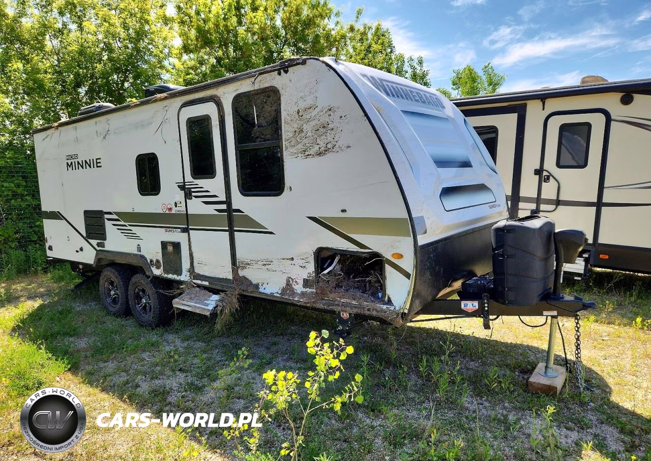 2022 Winnebago Micro Minnie Camper
