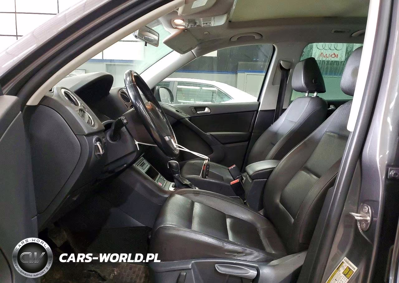 2015 Volkswagen Tiguan S VIN:WVGBV7AX5FW586596 - 7