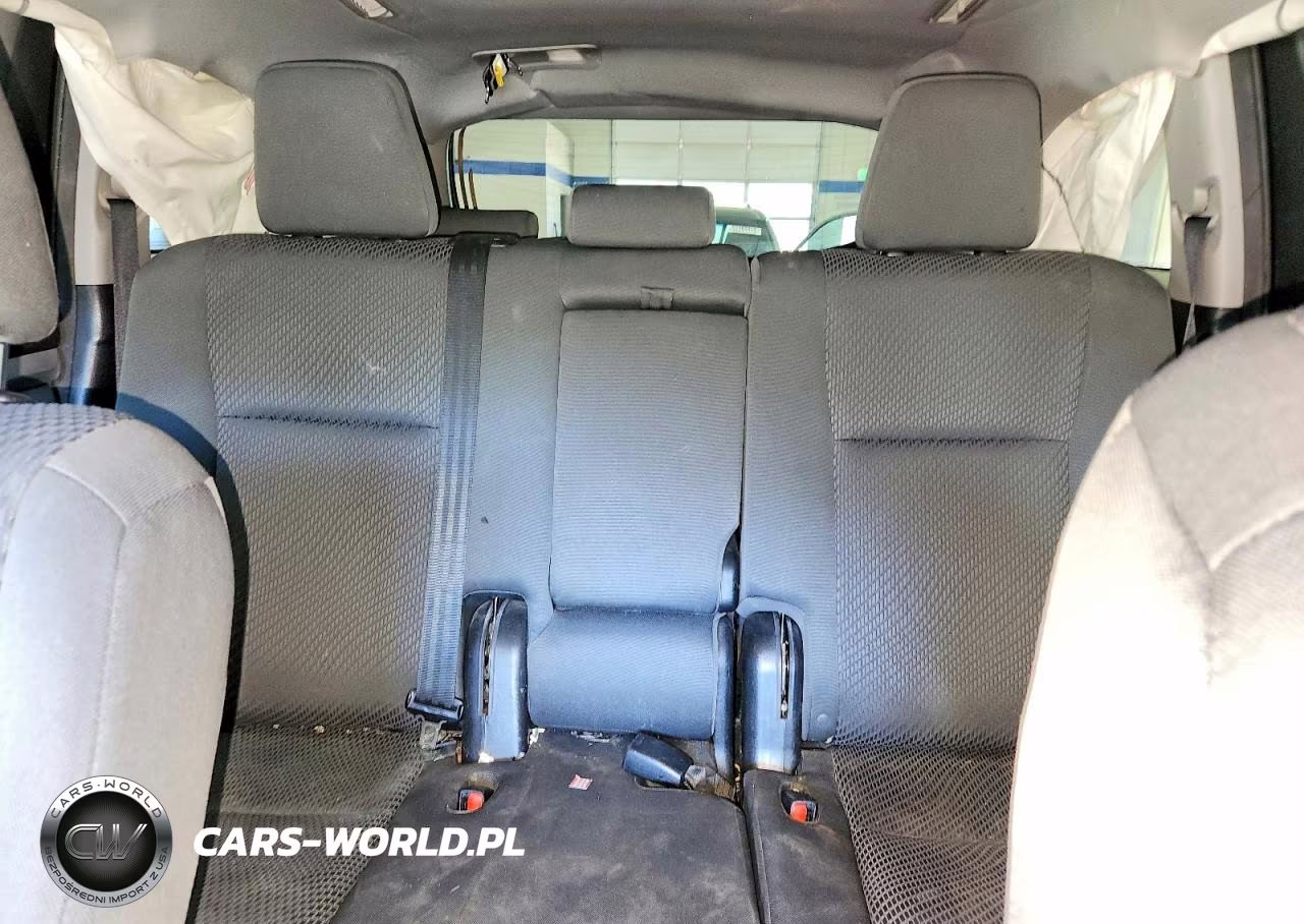 2015 Toyota Highlander Le VIN:5TDBKRFH5FS214735 - 10