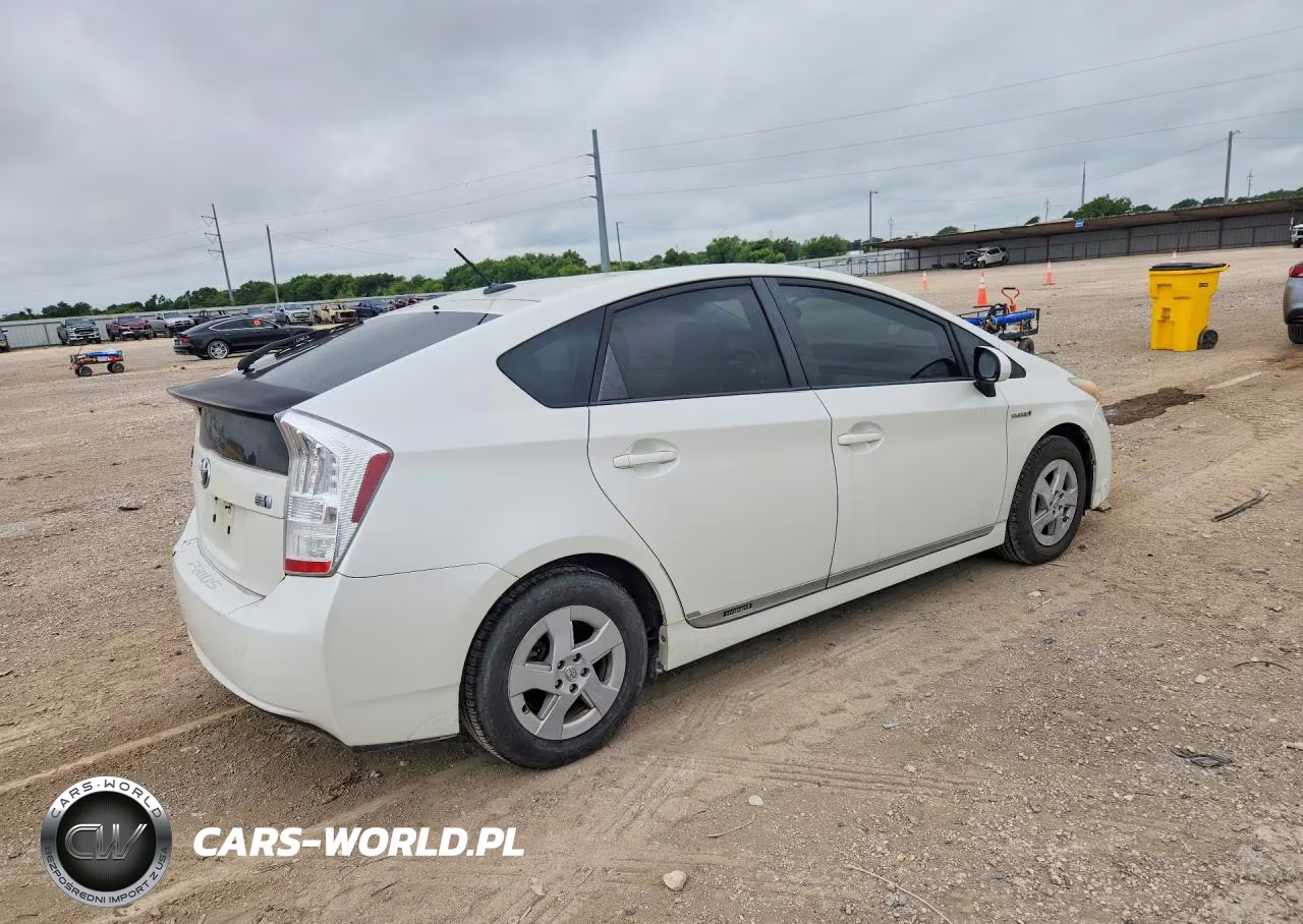 2011 Toyota Prius Two VIN:JTDKN3DU3B1466415 - 3