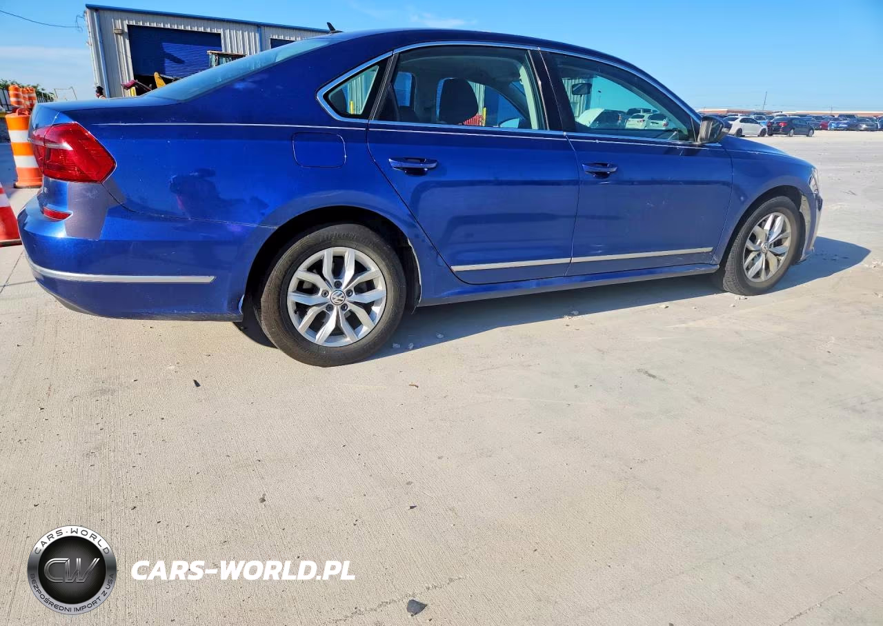 2016 Volkswagen Passat S VIN:1VWAS7A35GC067585 - 3