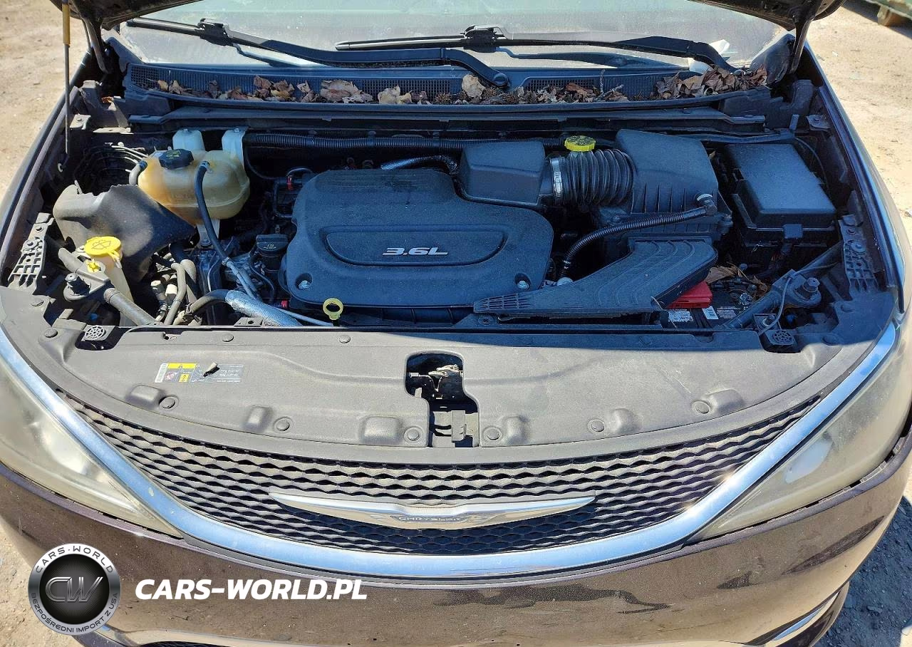 2017 Chrysler Pacifica Touring L VIN:2C4RC1BG6HR733850 - 12