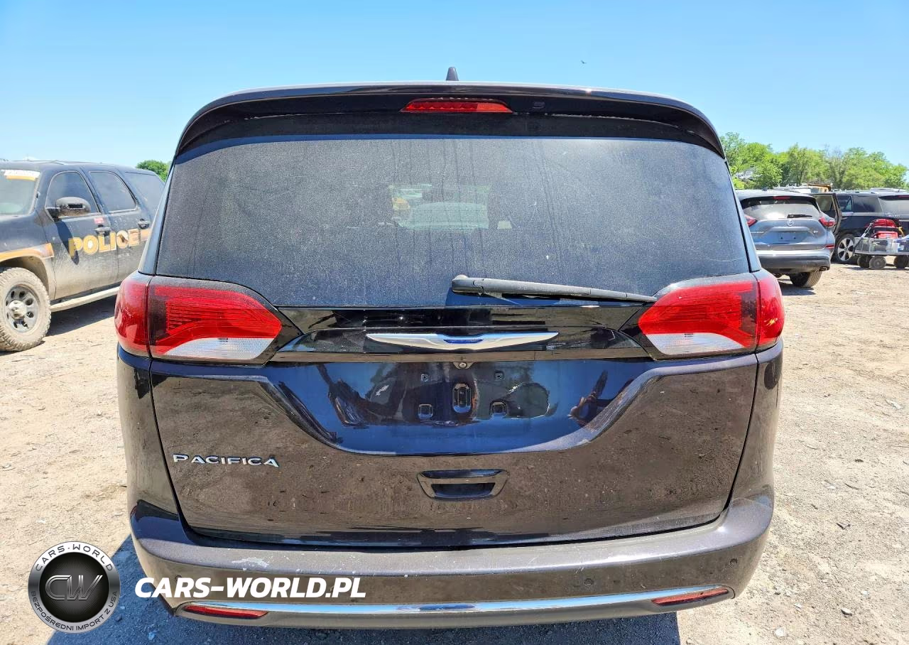 2017 Chrysler Pacifica Touring L VIN:2C4RC1BG6HR733850 - 6