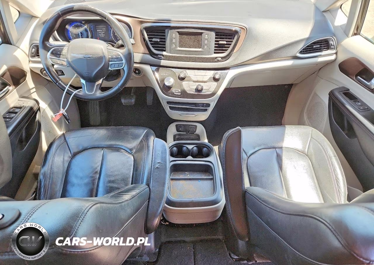 2017 Chrysler Pacifica Touring L VIN:2C4RC1BG6HR733850 - 8