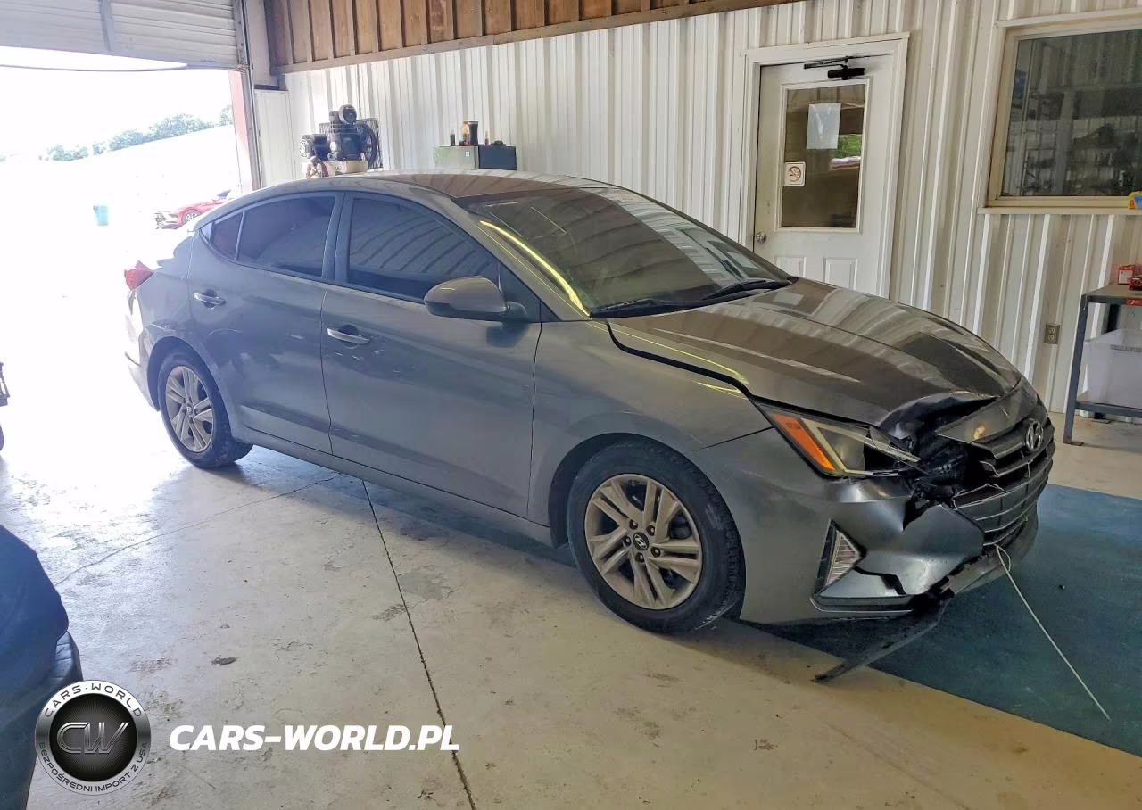 2019 Hyundai Elantra Sel VIN:5NPD84LF3KH457344 - 4
