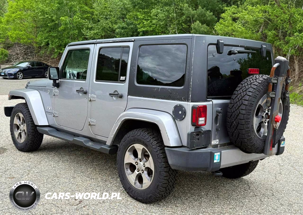 2016 Jeep Wrangler Unlimited Sahara VIN:1C4BJWEG9GL205193 - 3