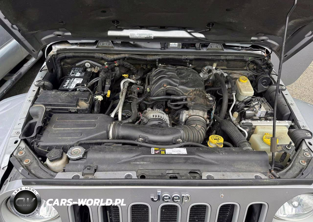 2016 Jeep Wrangler Unlimited Sahara VIN:1C4BJWEG9GL205193 - 7
