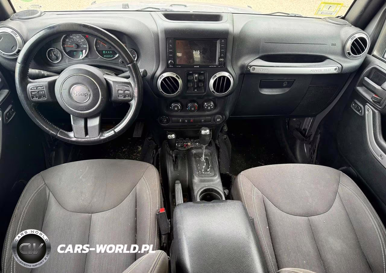2016 Jeep Wrangler Unlimited Sahara VIN:1C4BJWEG9GL205193 - 9
