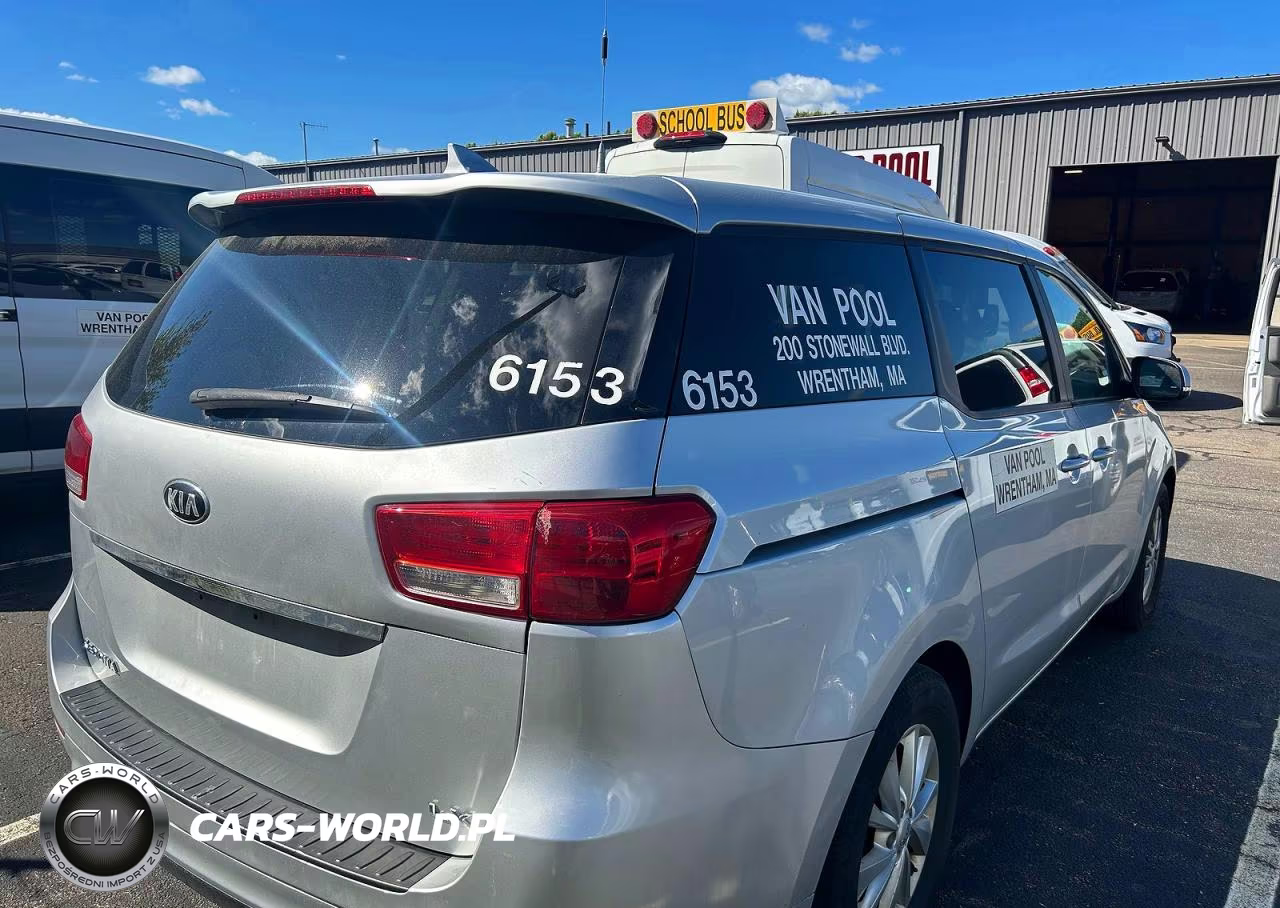 2018 Kia Sedona Lx VIN:KNDMB5C19J6383643 - 4