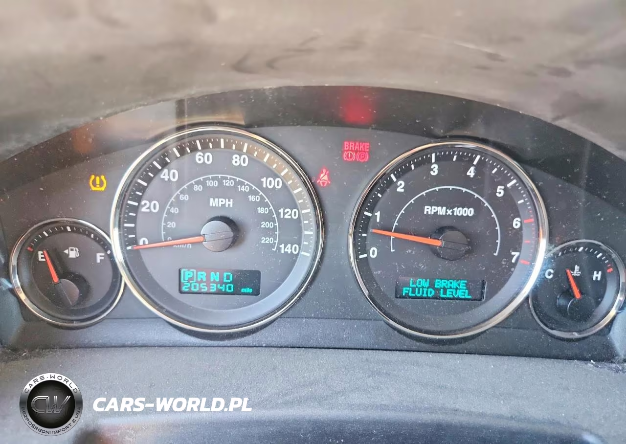 2006 Jeep Commander VIN:1J8HG48KX6C141976 - 9