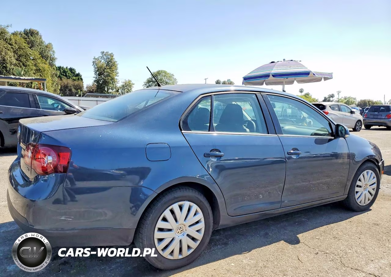 2010 Volkswagen Jetta S VIN:3VWJZ7AJ4AM036313 - 3