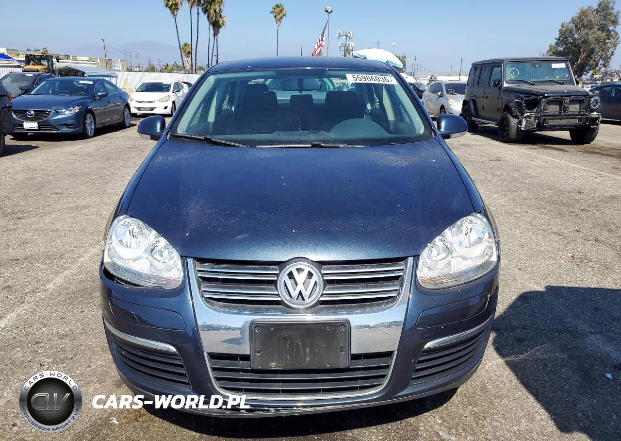 2010 Volkswagen Jetta S VIN:3VWJZ7AJ4AM036313 - 5