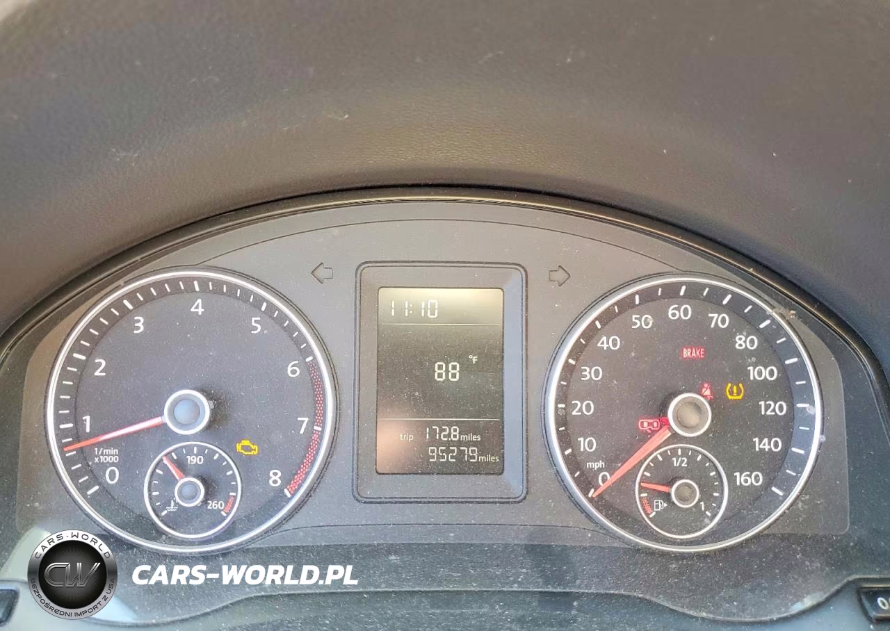 2010 Volkswagen Jetta S VIN:3VWJZ7AJ4AM036313 - 9