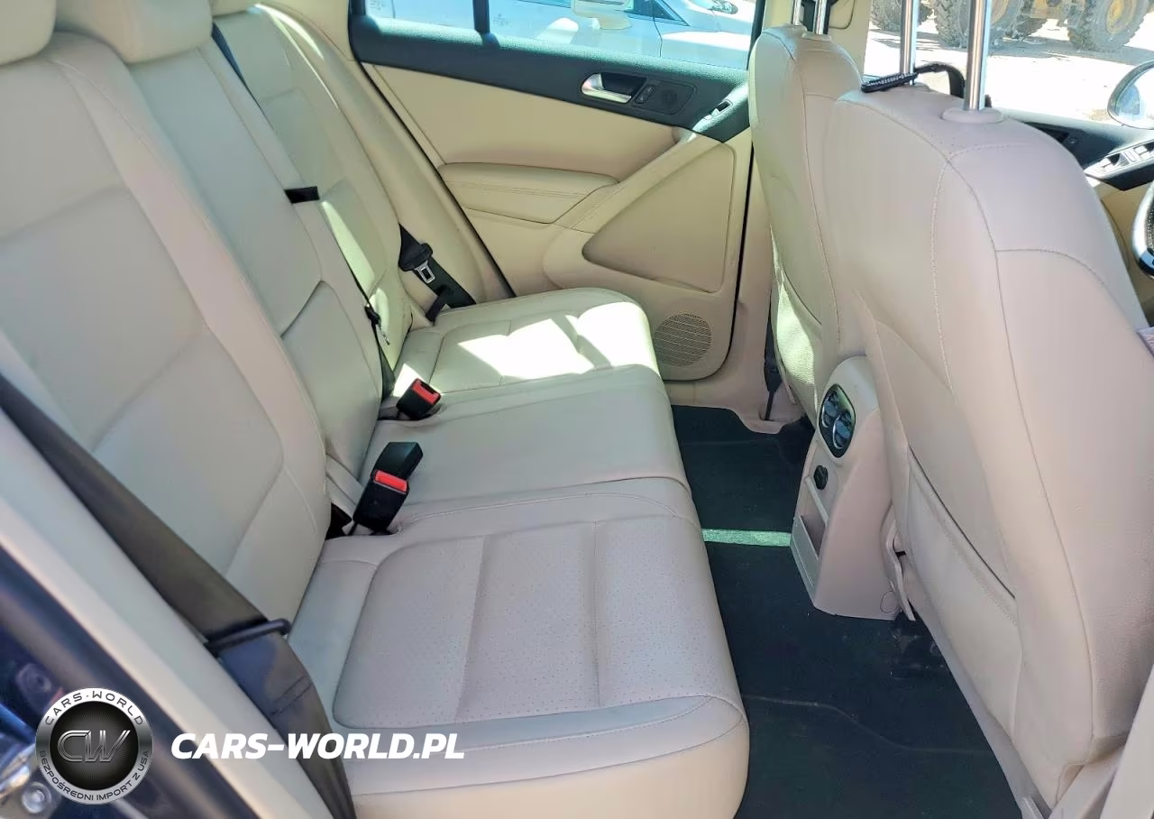 2015 Volkswagen Tiguan S VIN:WVGBV7AX8FW542415 - 11