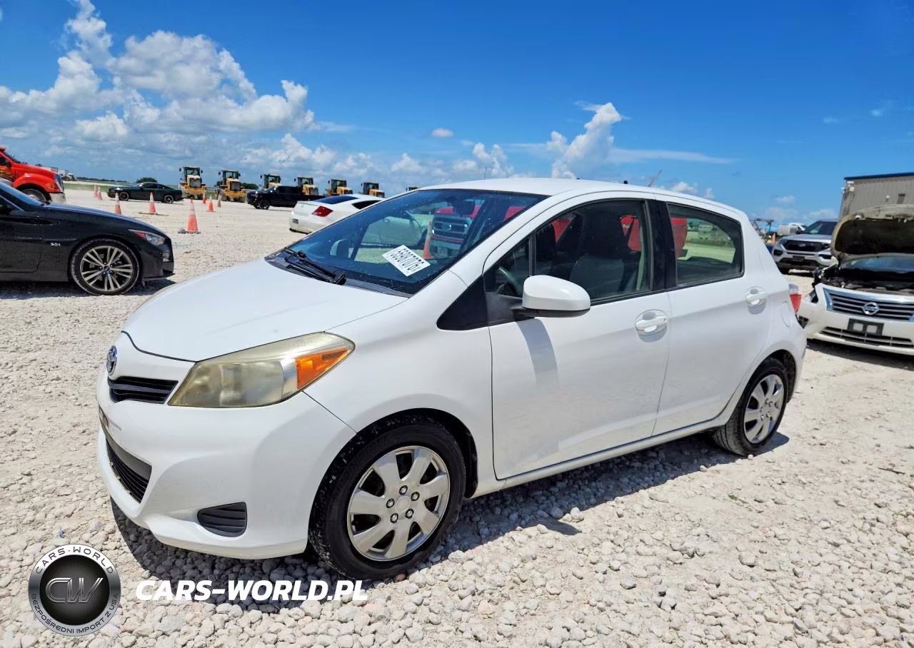 2012 Toyota Yaris 5-Door Le
