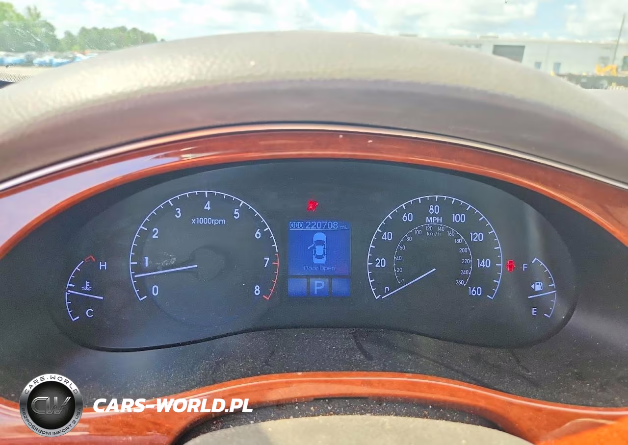 2014 Hyundai Genesis 3.8L VIN:KMHGC4DD2EU261698 - 9