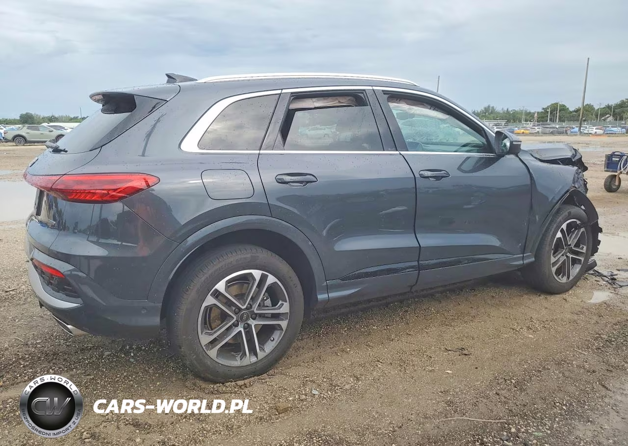 2025 Audi Q5 Premium VIN:WA11AAGU7S2030176 - 3