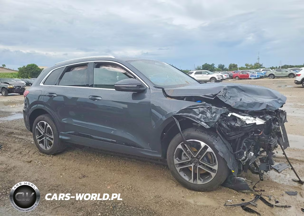2025 Audi Q5 Premium VIN:WA11AAGU7S2030176 - 4