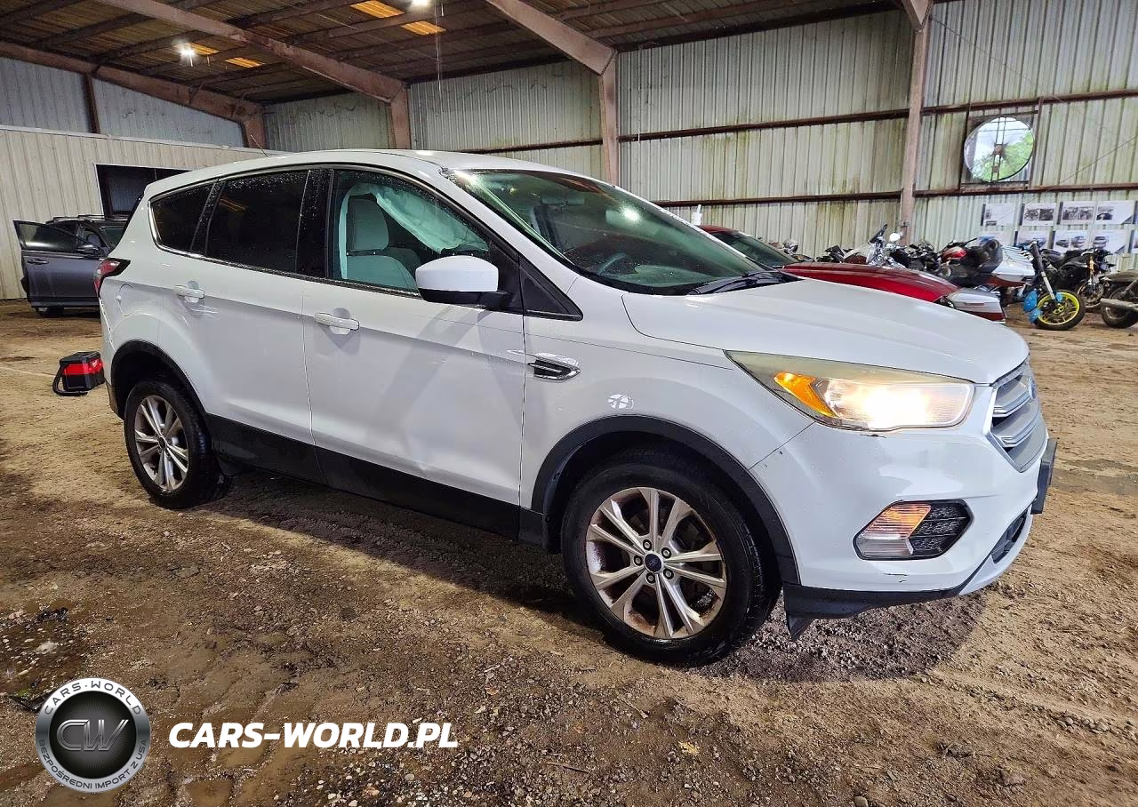 2017 Ford Escape Se VIN:1FMCU0GD5HUB42662 - 4