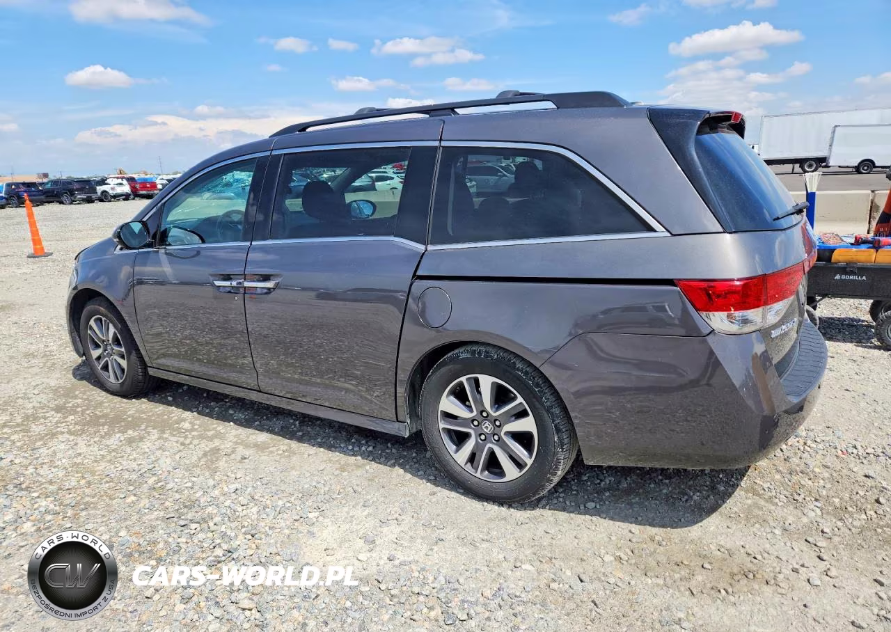 2015 Honda Odyssey Touring VIN:5FNRL5H97FB090773 - 2